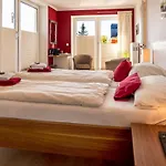 מלון דירות Seaside-strandhotel 3*